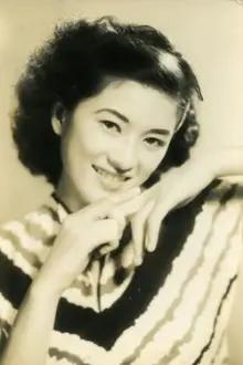 Yōko Sugi como: Kikuko, Isaku's wife