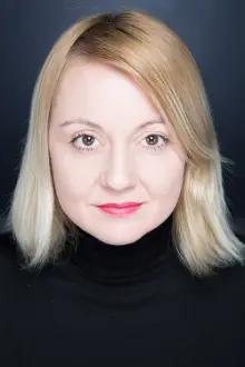 Alina Berzunțeanu como: Dr. Zamfir