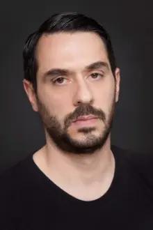 Emir Benderlioğlu como: Turan Kara
