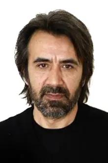 Zeki Demirkubuz como: Ahmet