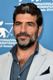 Claudio Castrogiovanni como: Gianni Peralta