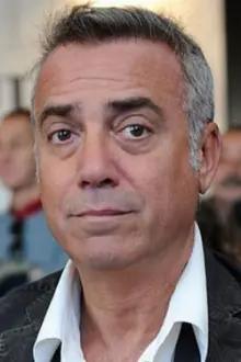 Massimo Ghini como: Commissario