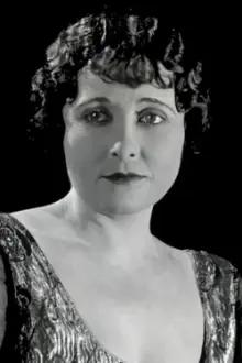 Paulette Duval como: Georgiana