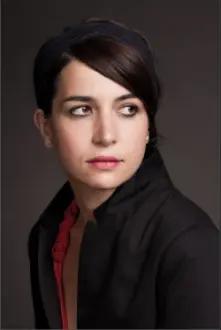 Ioana Iacob como: Nicole Gilly