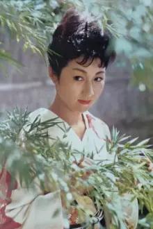Hizuru Takachiho como: Sayoko Adachi