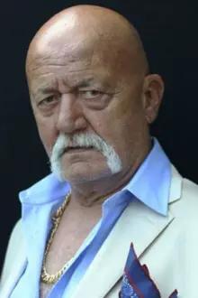 Sümer Tilmaç como: İbrahim
