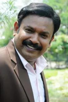 Venkat Prabhu como: Moorthy