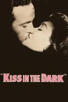 Um Beijo no Escuro