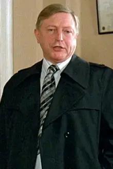 Don McKillop como: Inspector Villiers