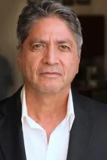 Miguel Nájera como: Leonel