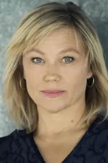 Sofie Stougaard como: Karina Kristensen