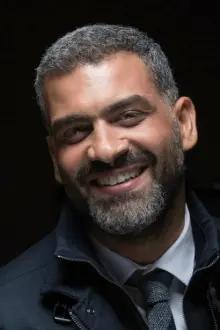 Hani Adel como: شريف النجار / أبو حذيفة