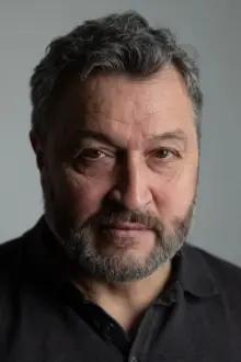 Ramil Sabitov como: Mikhail
