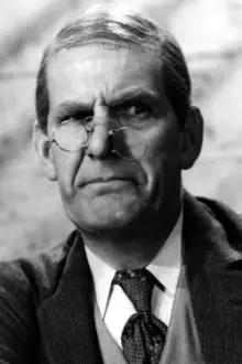 Will Hay como: Father