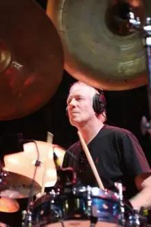Ian Mosley como: himself - Drums