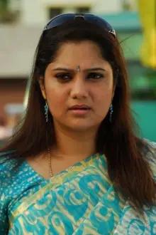 Yuvarani como: Karthik Mother