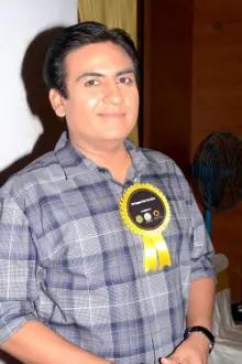 Dilip Joshi como: Jethalal Champaklal Gada