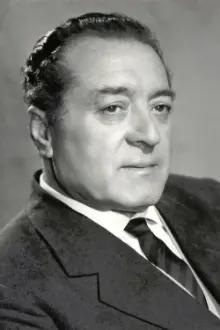 José Marco Davó como: Mari's Father