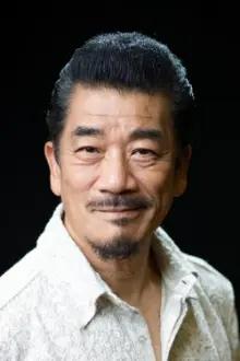 Ryudo Uzaki como: Keisuke Makimura (Miki's father)