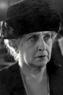 Ida Waterman como: Lady Eleanor Blount - aka Aunt Julia