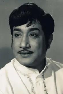 Sivaji Ganesan como: D.I.G. Pandidurai