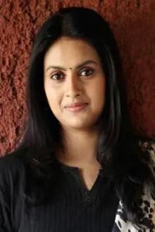 Kaveri como: Mahesh's Wife