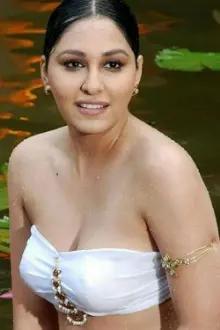 Pooja Chopra como: Muthaayi