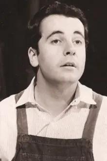 Daniel Langlet como: Léonard