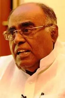 Pazha Karuppaiah como: Minister of Law