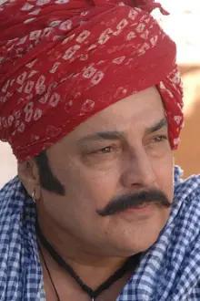 Raja Bundela como: Ramesh