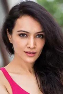 Dippanita Sharma como: Sonali