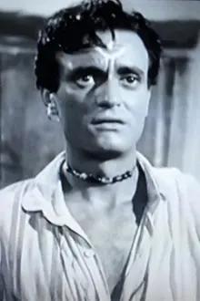 Antonio Almorós como: César