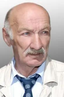 Vladimir Golovin como: Mick Nich (Mikita Nichiporuk)