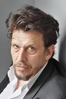 Philippe Résimont como: Gérard Anger