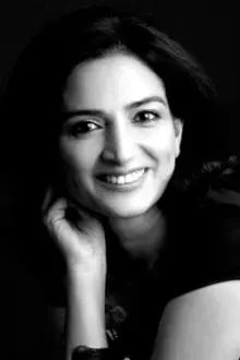 Natasha Rastogi como: Beena Kapoor