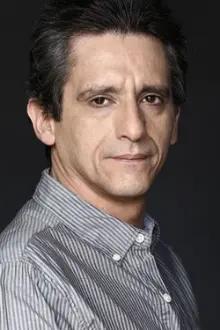 Miguel Iza como: Padinton Domínguez