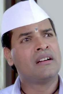 Bharat Jadhav como: Nana