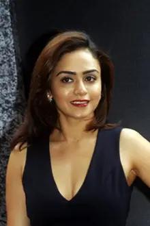 Amruta Khanvilkar como: Sarita