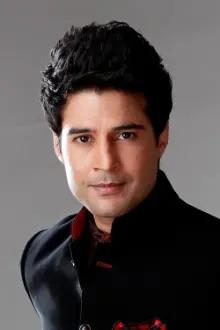 Rajeev Khandelwal como: Anurag Saraswat