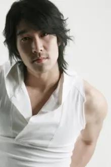 Park Sang-wook como: Kwak Joo-Chang