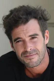 Nicolás Cabré como: Ángel