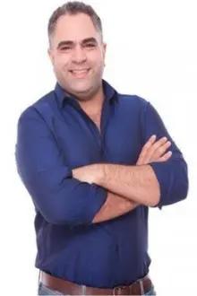 Mohamed Shaheen como: ياسر شوقي