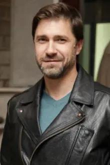Nebojša Milovanović como: Šarlah