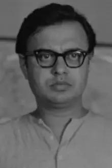 Anil Chatterjee como: Subrata Mazumdar