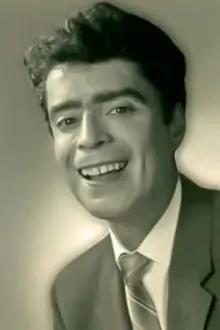 Adalberto Martínez como: Paco