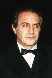 Goran Sultanović como: Poručnik Miloš Mitrović, sin