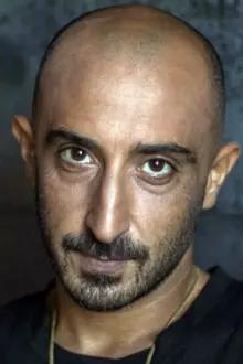 Loai Nofi como: Mustafa Na'amne (as Loai Noufi)