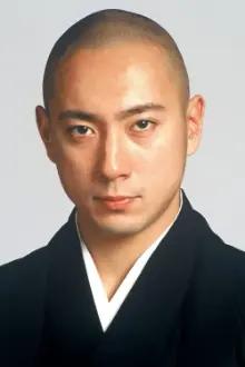 Ichikawa Ebizo XI como: Kousuke Hasegawa / Tamiya Iemon