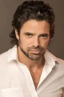 Luciano Castro como: Diego Castelnuovo