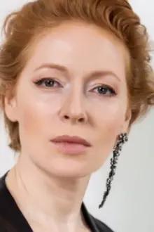 Natalya Rogozhkina como: Виктория Комарова (жена Павла)